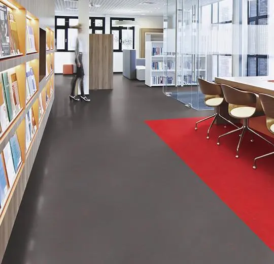 marmoleum solid – 3737 red shimmer