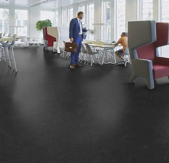marmoleum solid – e3707 Highland black