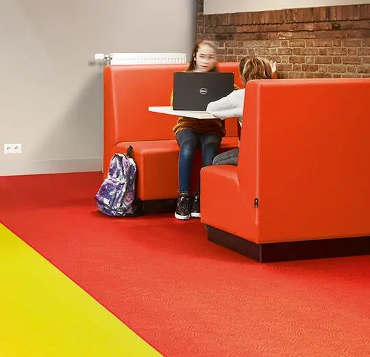 modul’up 19db graphic – 406UP4319 red doodle