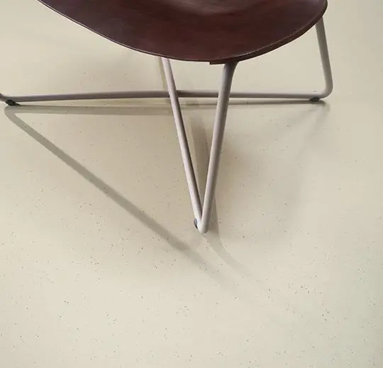 marmoleum solid – 3584 white chocolate