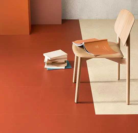 marmoleum modular – t3352 Berlin red