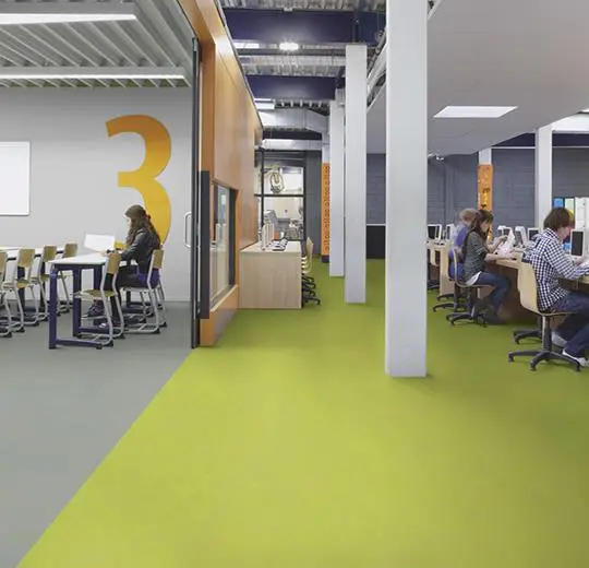 marmoleum solid – 3742/374235 green glow