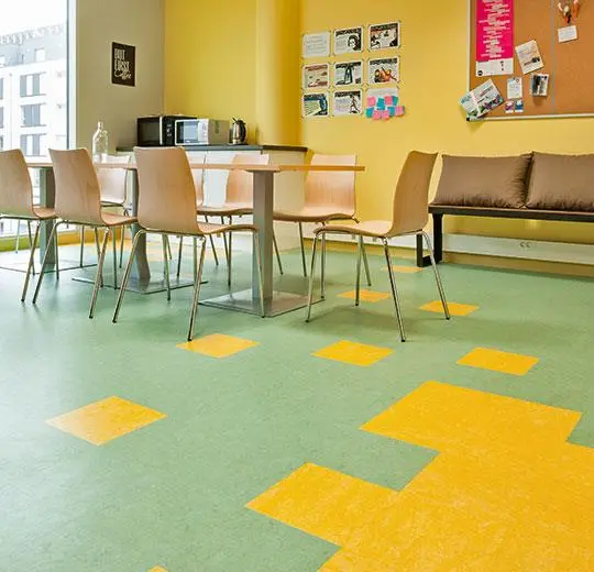 marmoleum modular – t3251 lemon zest