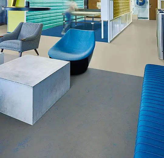 marmoleum solid – 3734 blue shimmer